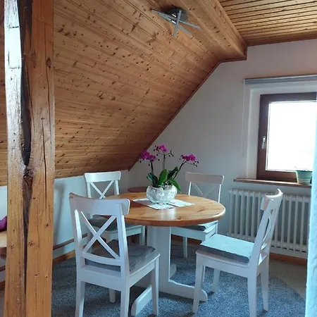 Dachgeschosswohnung Mit Burgblick In Kues *