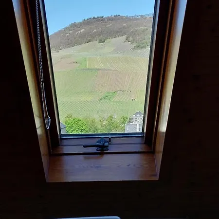 Dachgeschosswohnung Mit Burgblick In Kues شقة برنكاستيل كويس