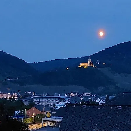 Dachgeschosswohnung Mit Burgblick In Kues