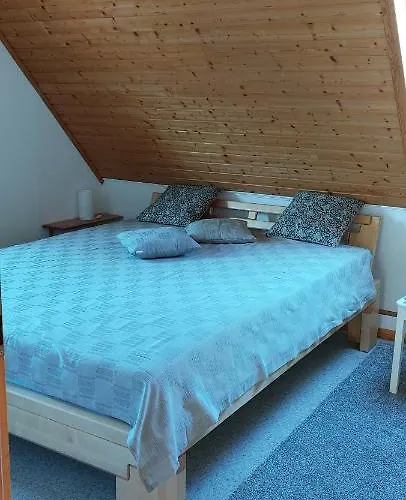 Dachgeschosswohnung Mit Burgblick In Kues Apartment