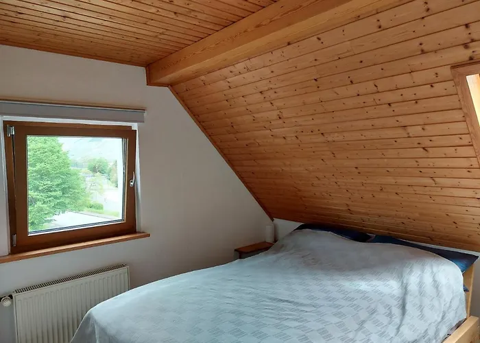 Apartamento Dachgeschosswohnung Mit Burgblick In Kues