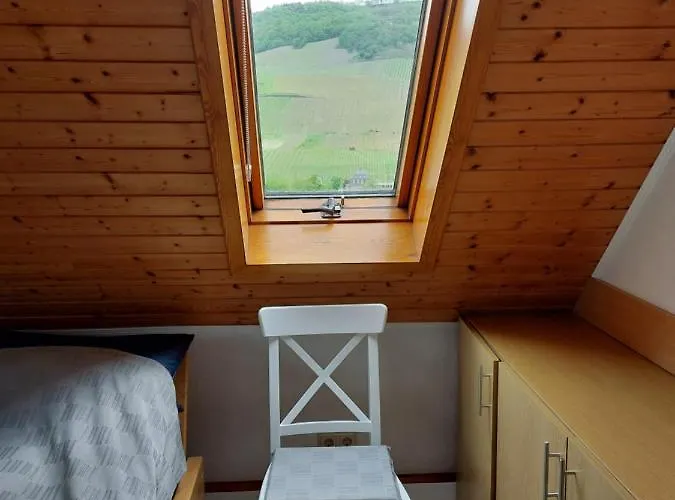 Dachgeschosswohnung Mit Burgblick In Kues *